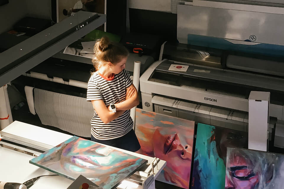 In the studio Anna Miklashevich